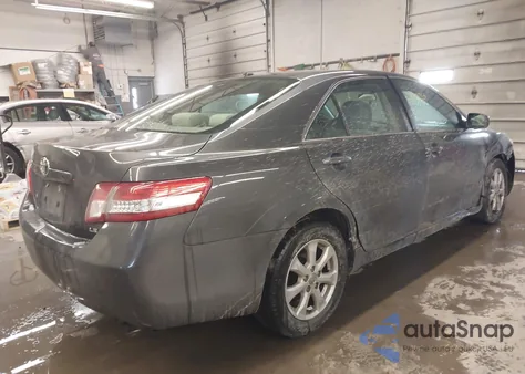 2011 Toyota Camry Le z USA, uszkodzony, nr VIN 4T1BF3EK0BU185810